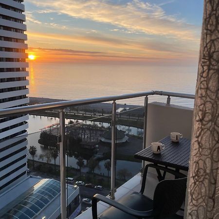 Roini Apartment Batumi Exteriör bild