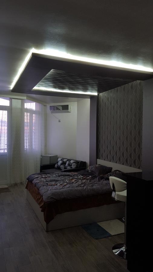 Roini Apartment Batumi Exteriör bild