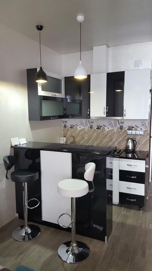 Roini Apartment Batumi Exteriör bild